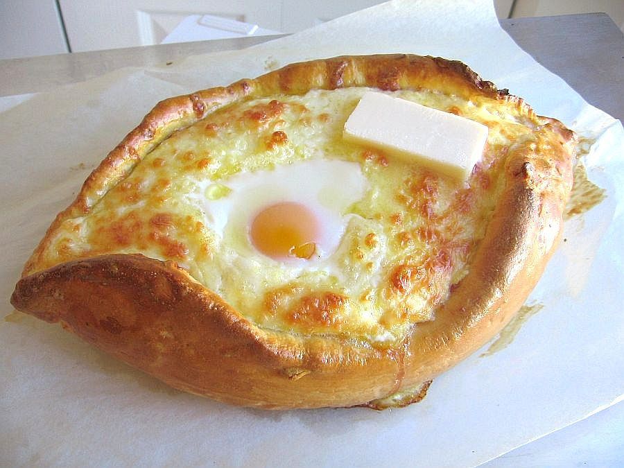 Georgian Cheese Bread (Acharuli Khachapuri) Recipe