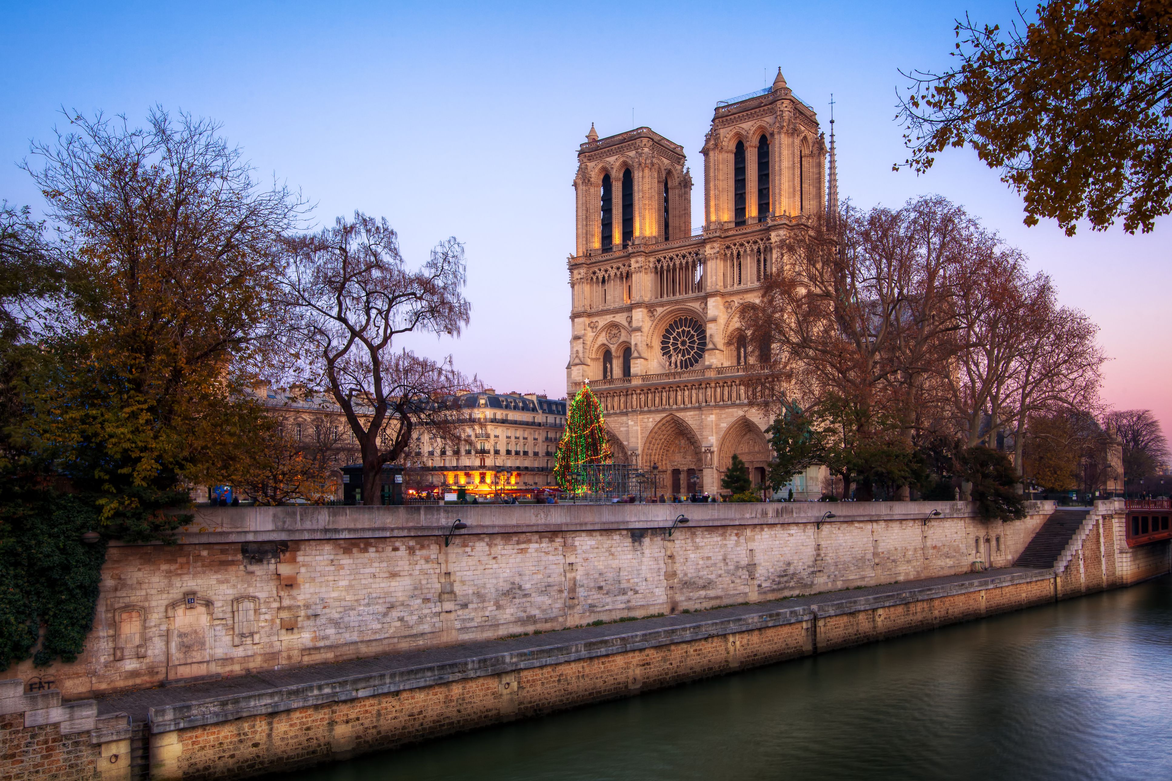 paris attractions tourist churches cathedrals cathedral dame notre sights france things moment visit popular inspiration dusk tripsavvy daniel joe getty