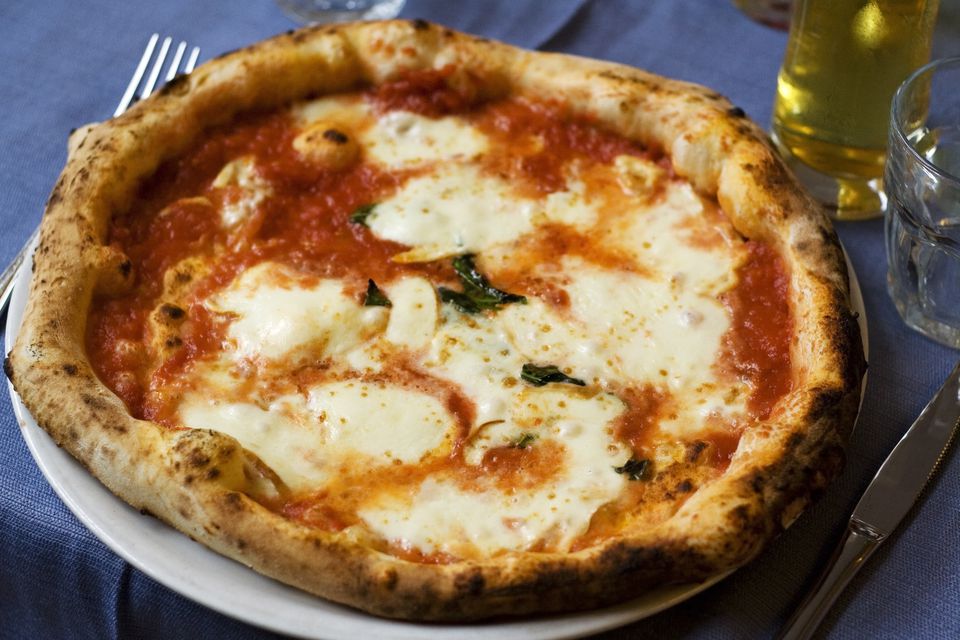 Resultado de imagen para neapolitan pizza
