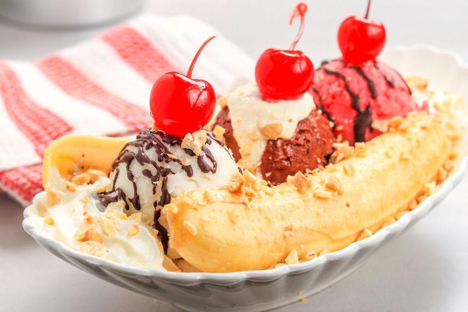 Classic Banana Split Ice Cream Sundae Recipe 8799