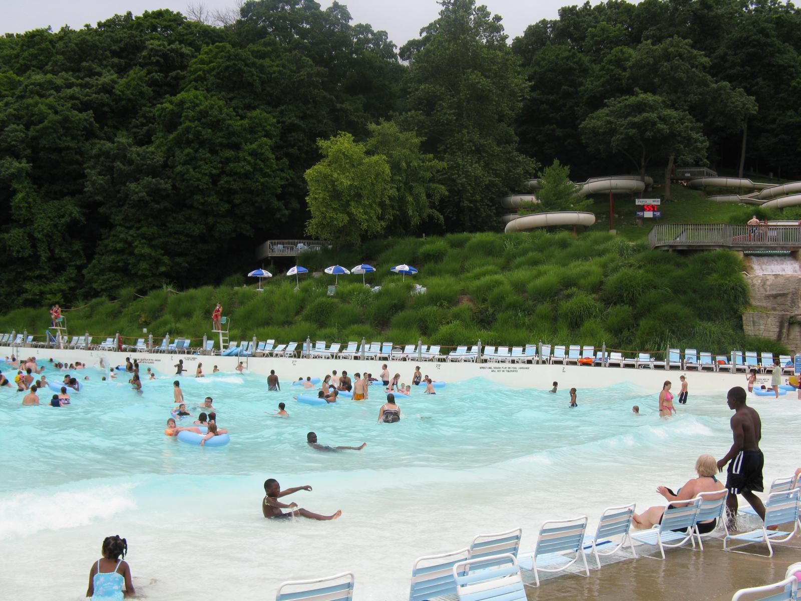 Public Swimming Pools and Water Parks in St. Louis