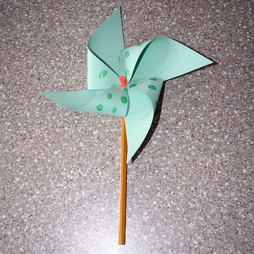 How to Make a Paper Pinwheel - Simple Craft Tutorial