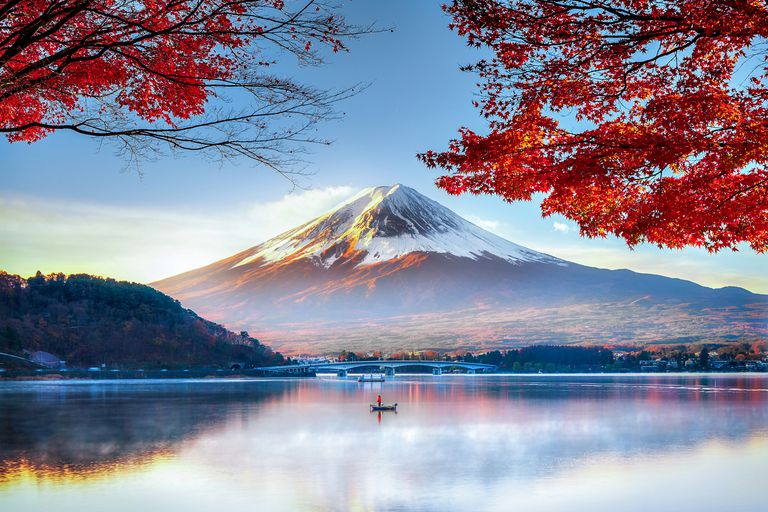 fuji mountain in autumn 822273028 5a6a8a9c3418c600363958d3