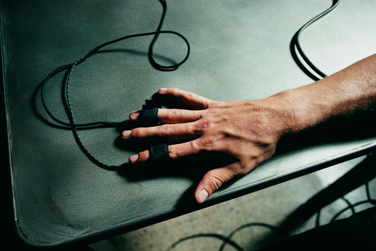 polygraph lie detector