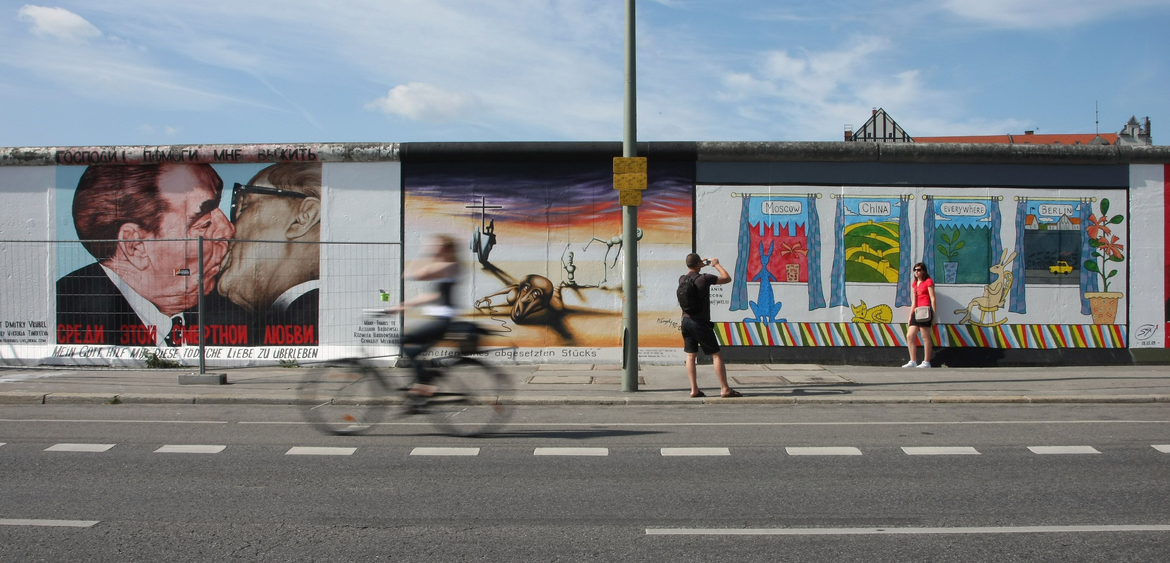 east-side-gallery-in-berlin