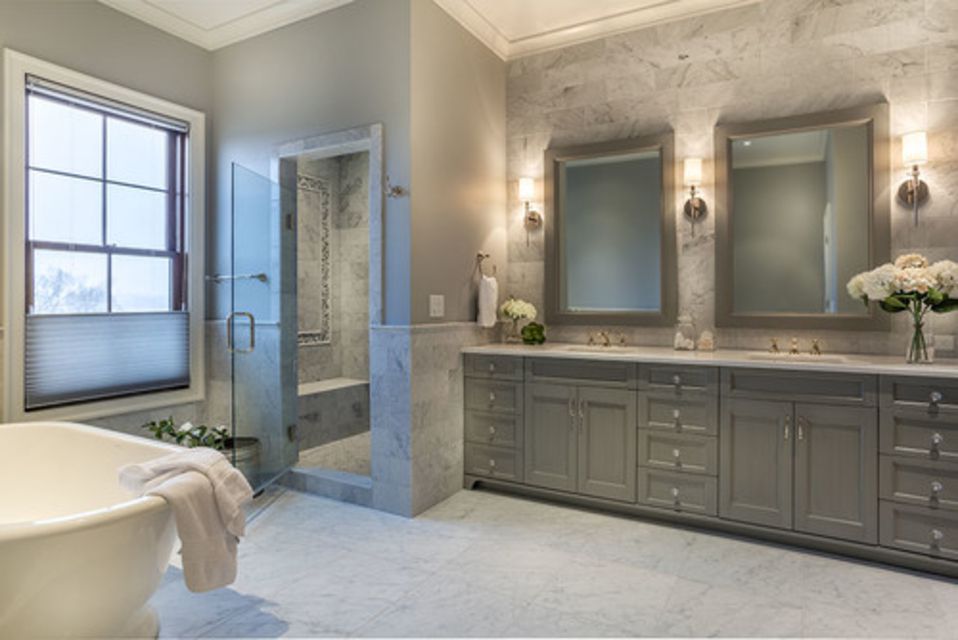 17 Gorgeous Bathrooms With Marble Tile