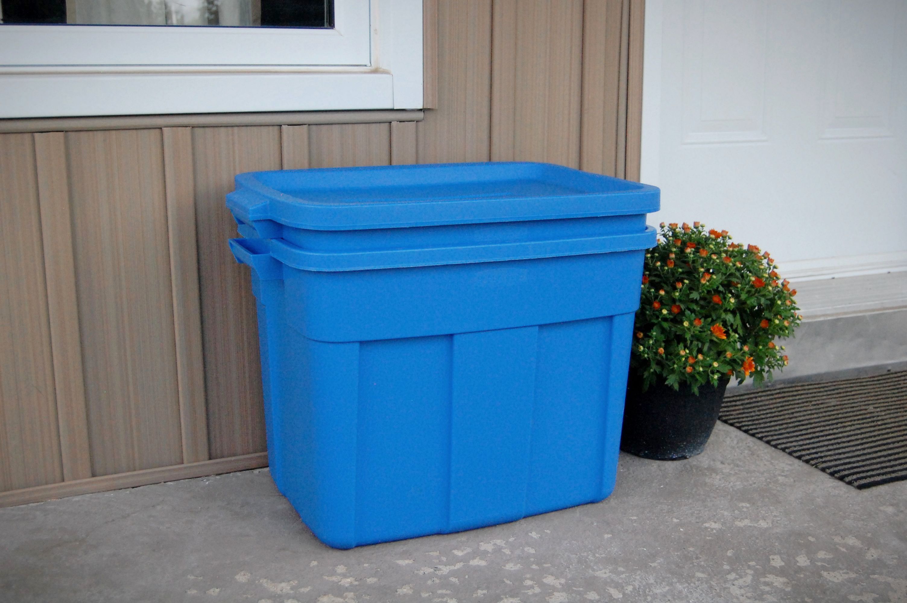 How To Make A Compost Bin Using A Plastic Storage Container