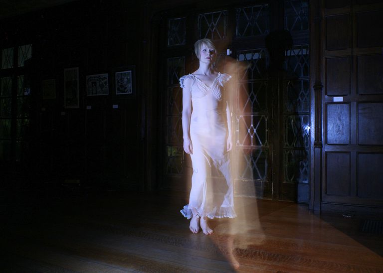 ghosts true encounters with the world beyond