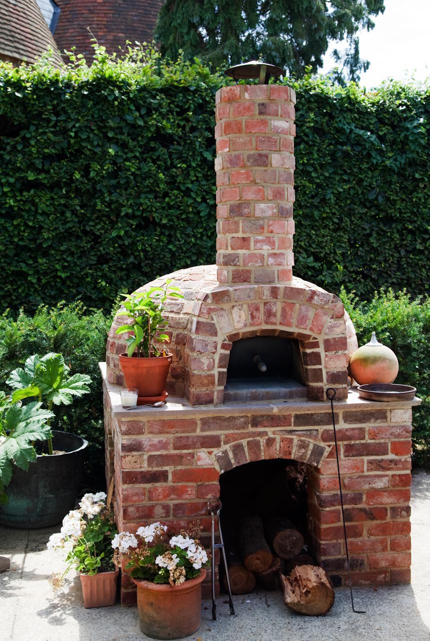 Make Pizza In A Wood Fired Oven