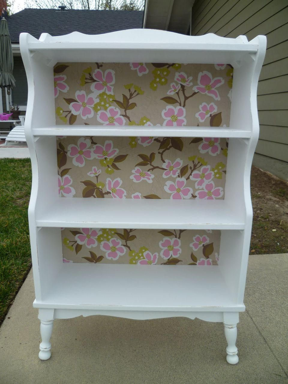 Creatice Bookcase Makeover Ideas for Simple Design