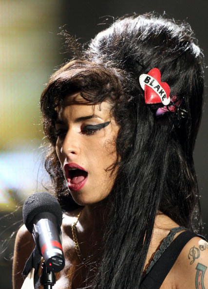 How to Make an Amy Winehouse Costume