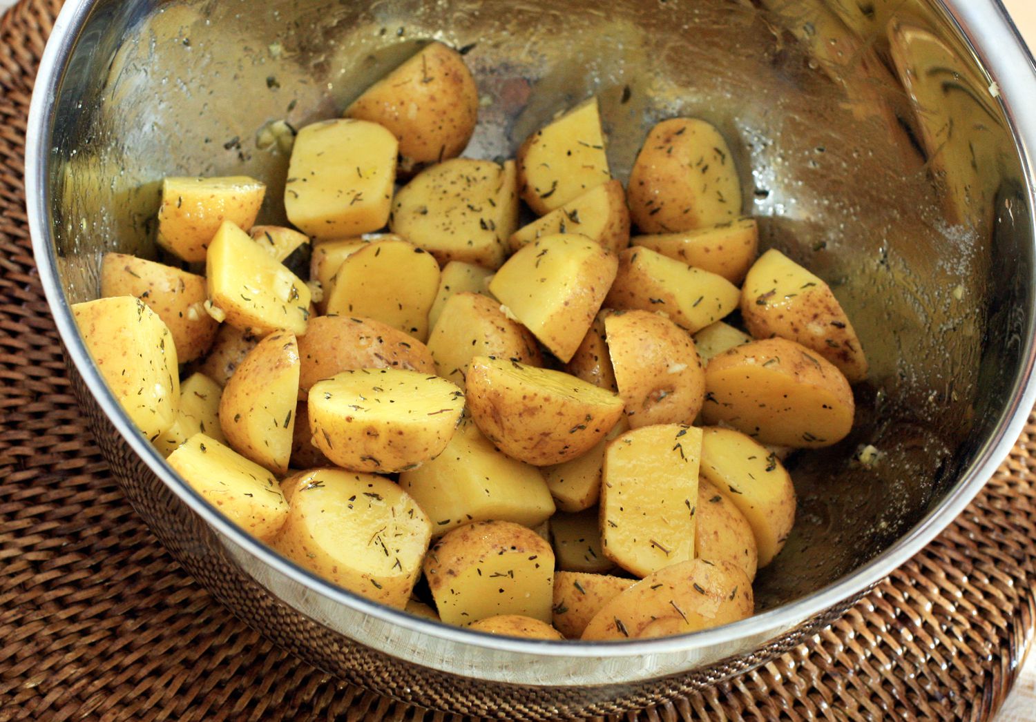 Roasted New Potatoes With Thyme and Garlic