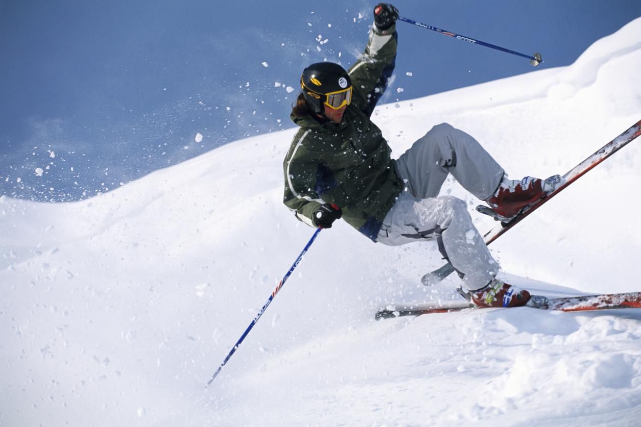 how-to-get-up-after-a-fall-without-taking-off-your-skis