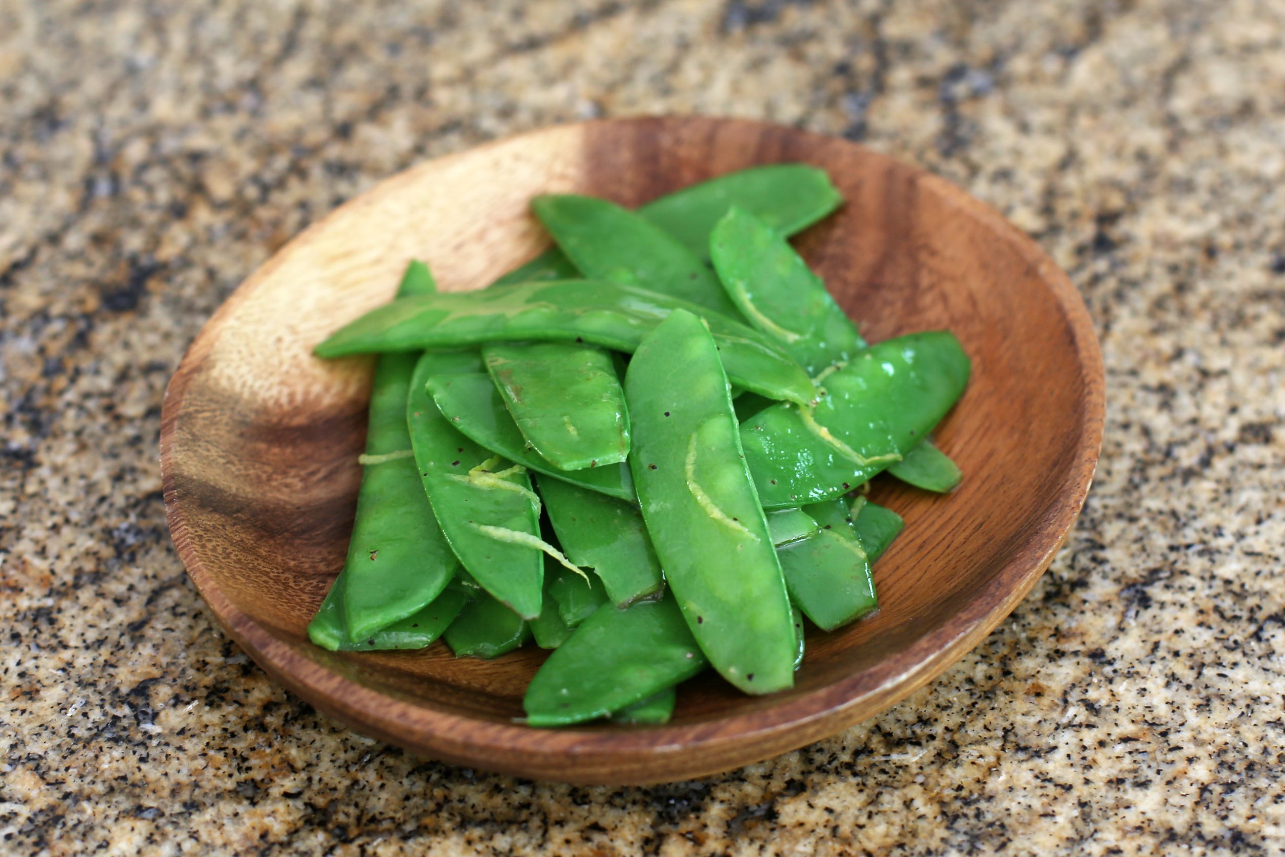 Quick and Easy Snow Peas With Butter and Lemon