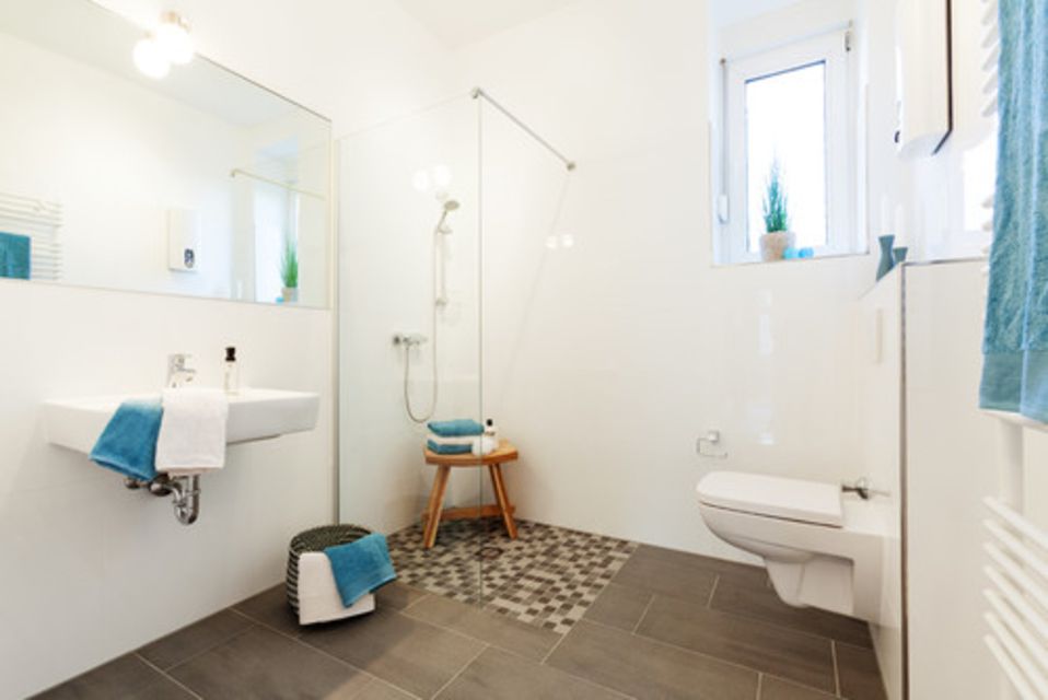 11 Scandinavian-Style Bathrooms