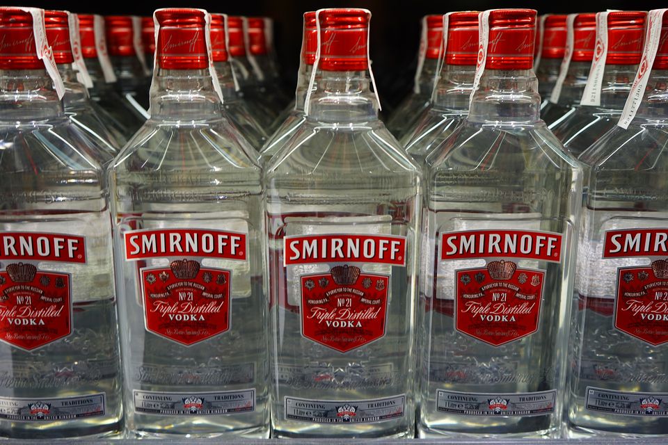 Smirnoff-vodka-461889_1920-58a30dfe5f9b58819caa215a.jpg