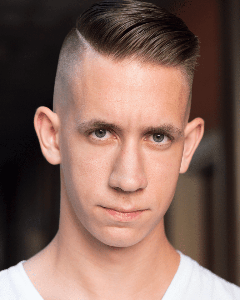 21 Undercut hairstyle men Shoulder Length