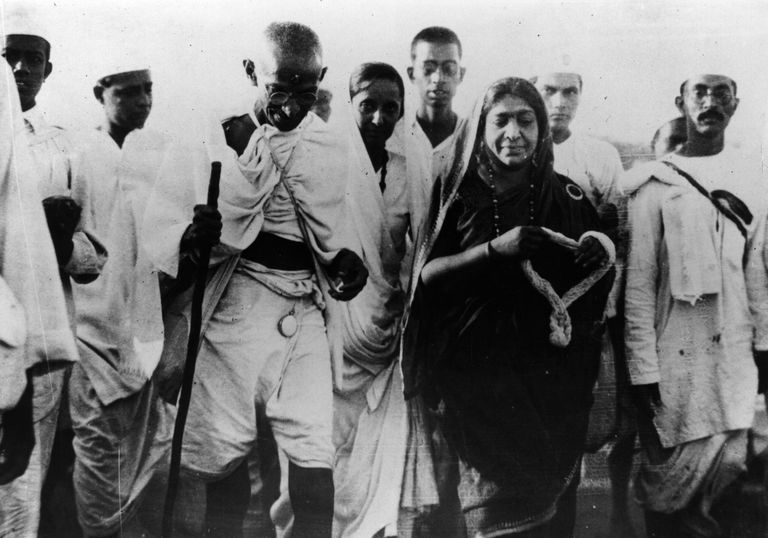 mahatma gandhi salt march essay