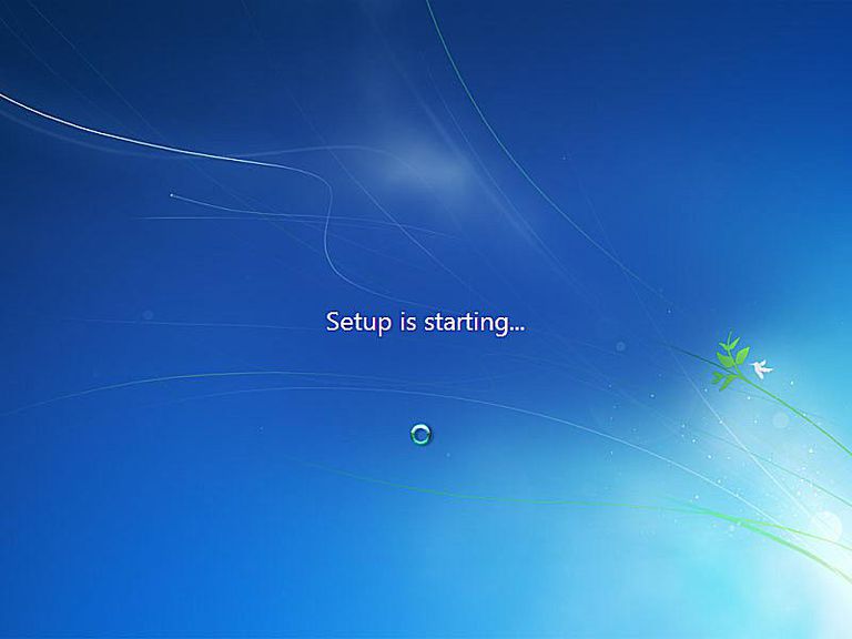 Screenshot of Windows 7 setup starting up