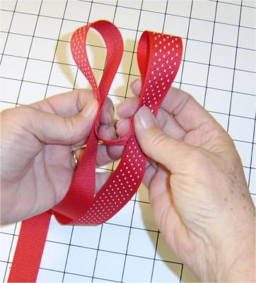 How to Tie a Decorative Ribbon Bow With Many Loops