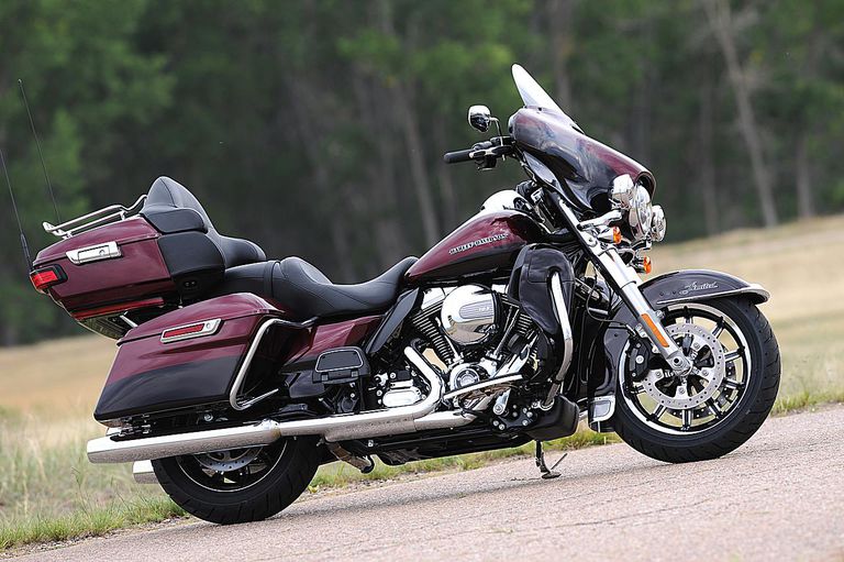 2014 Harley Davidson FLHTK Ultra Limited Review