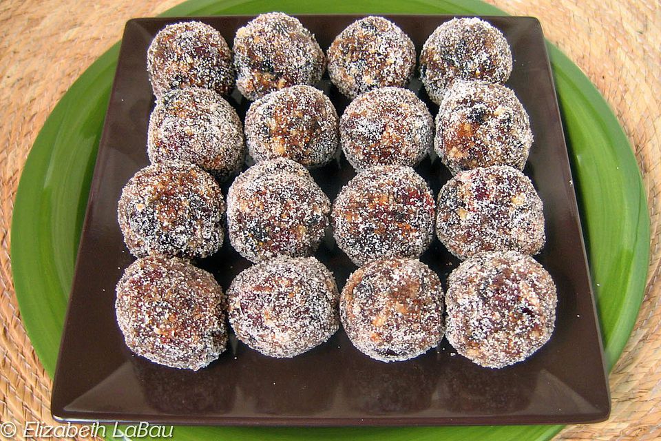 homemade-sugarplums-christmas-candy-recipe