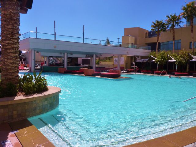 Pictures of the Pool at the Palms Resort Las Vegas