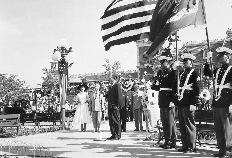  Disneyland  History  Photos See the Park and Walt Disney 