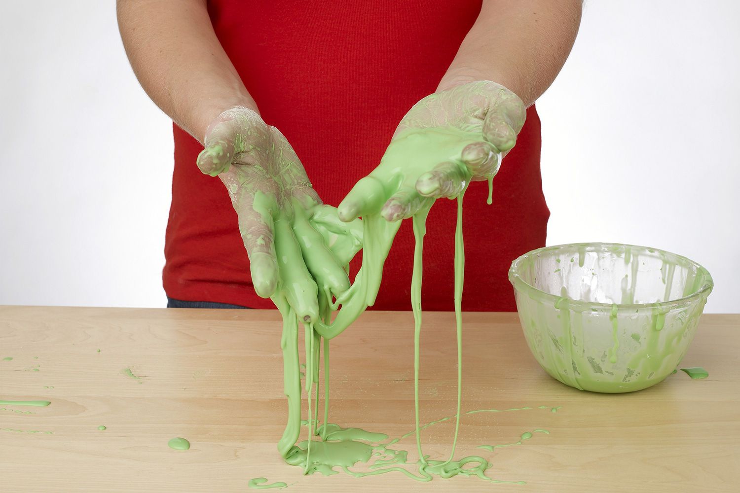 How to Make Homemade Slime (Classic Recipe)