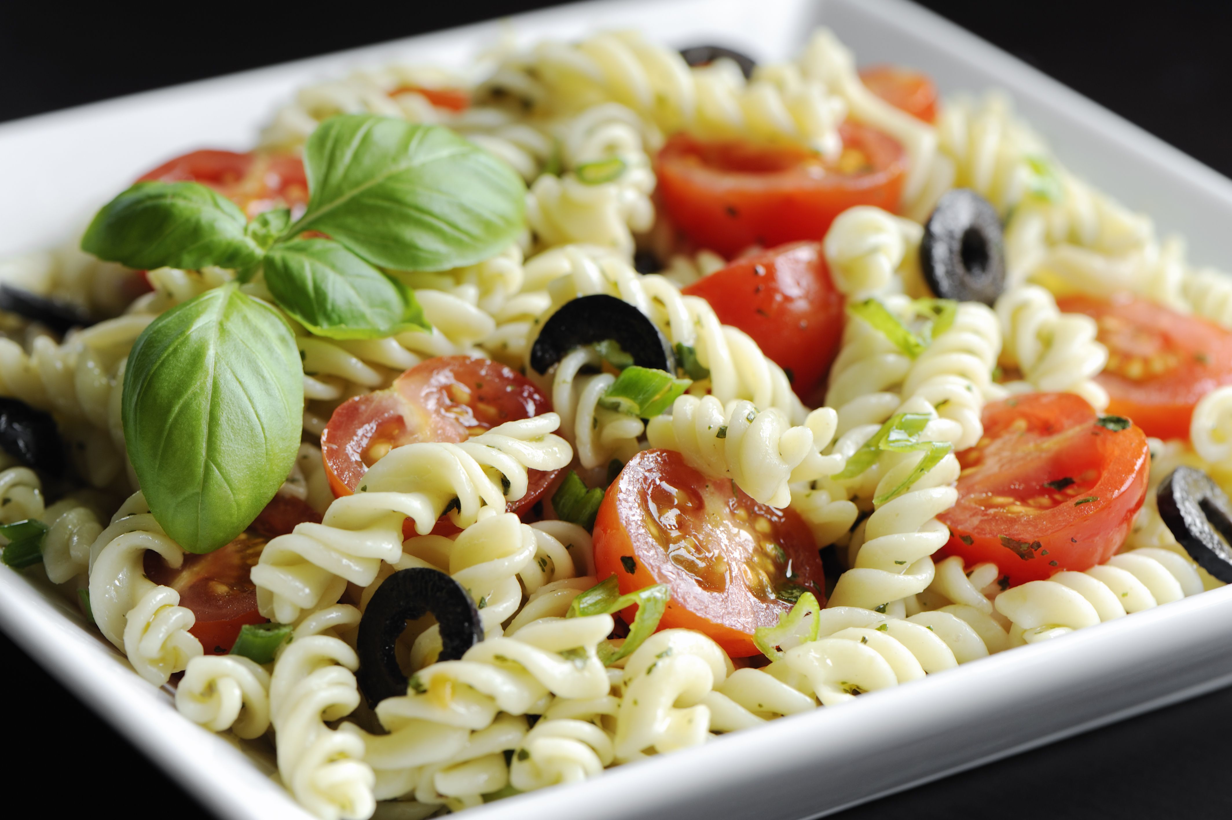 Easy Vegetarian and Vegan Italian Pasta Salad Recipe