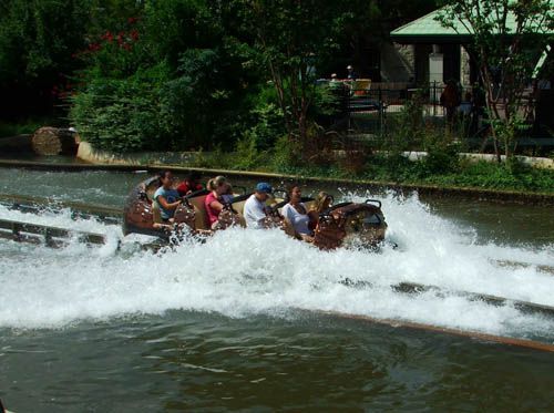 behind-the-thrills-texas-theme-parks-able-to-reopen-as-early-as-june