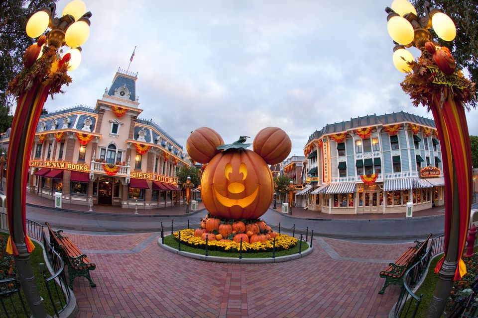 Disneyland in October Events, Crowds and and Weather