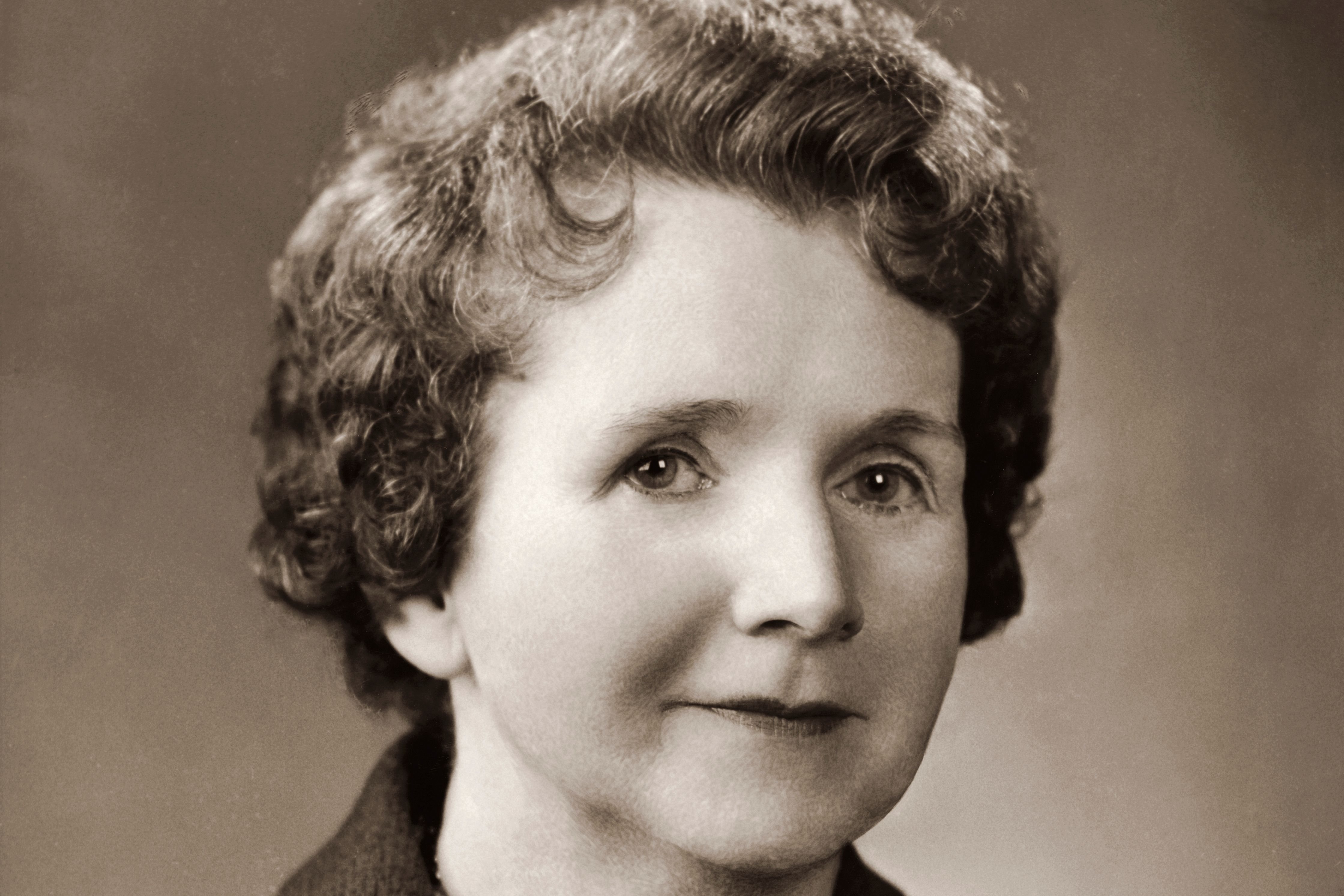 rachel-carson-biography-environmentalist-author