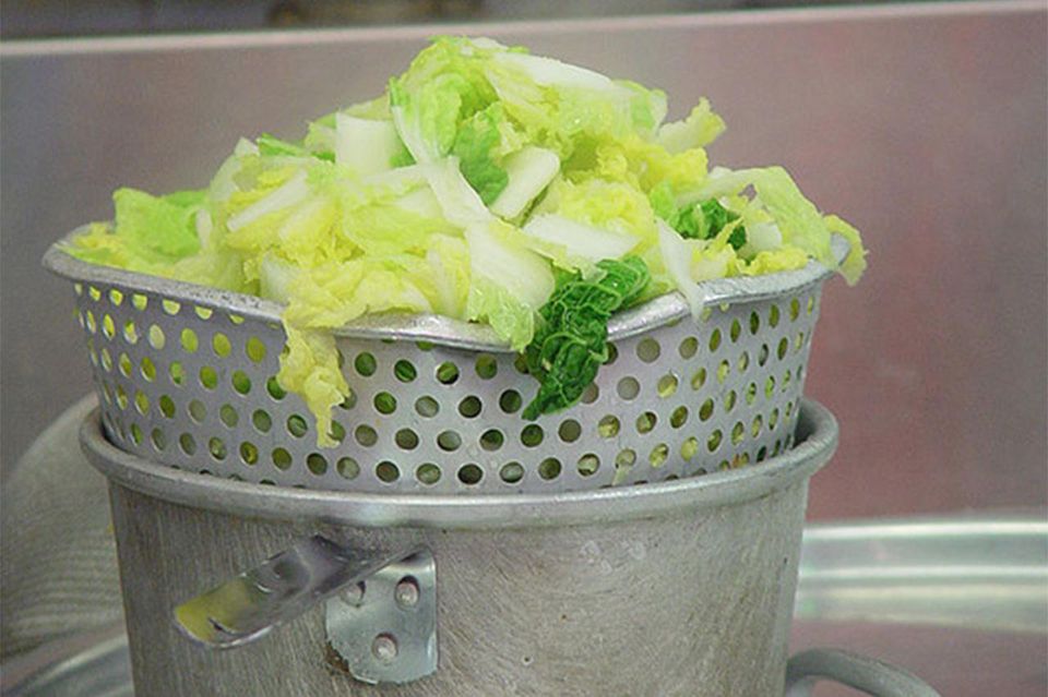 Quick and Easy Steamed Cabbage Recipe for Two