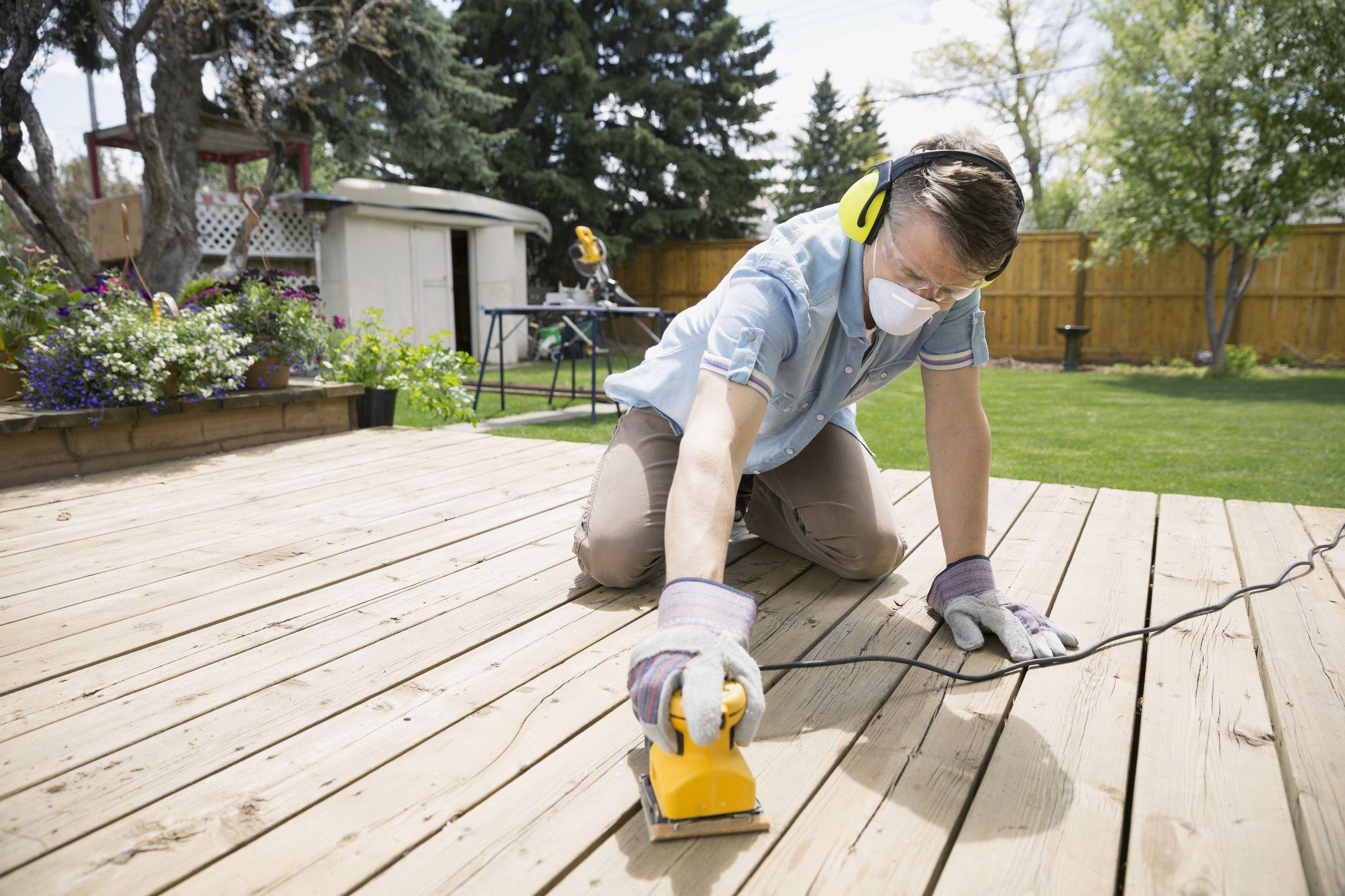 Cleaning and Brightening a Wood Deck With Oxygen Cleaner
