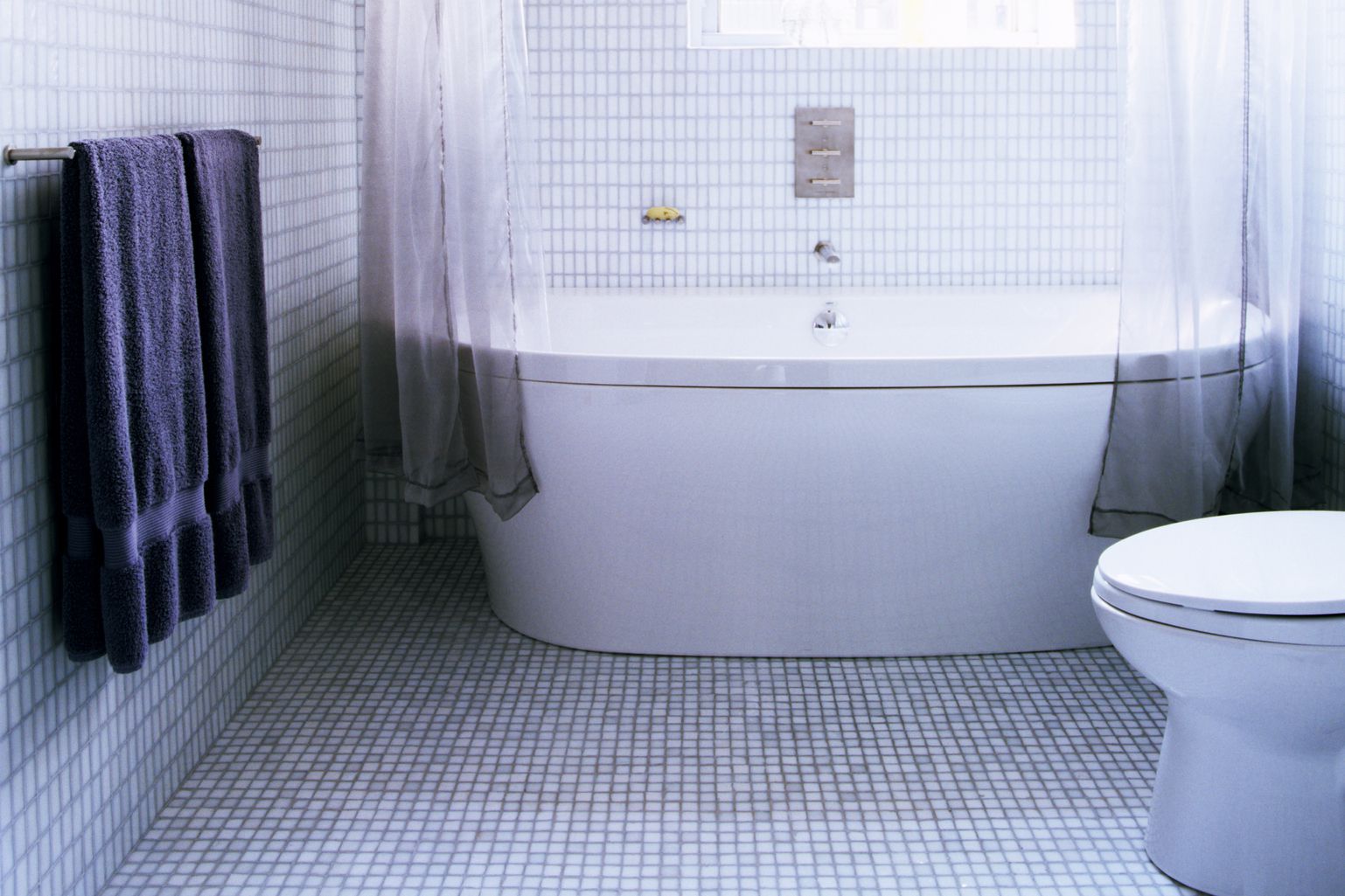 The Best Tile Ideas for Small Bathrooms