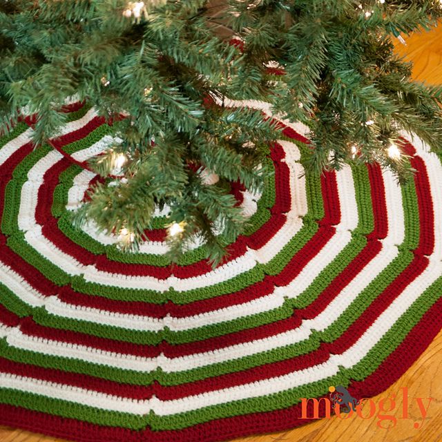 10 Crochet Christmas Tree Skirts