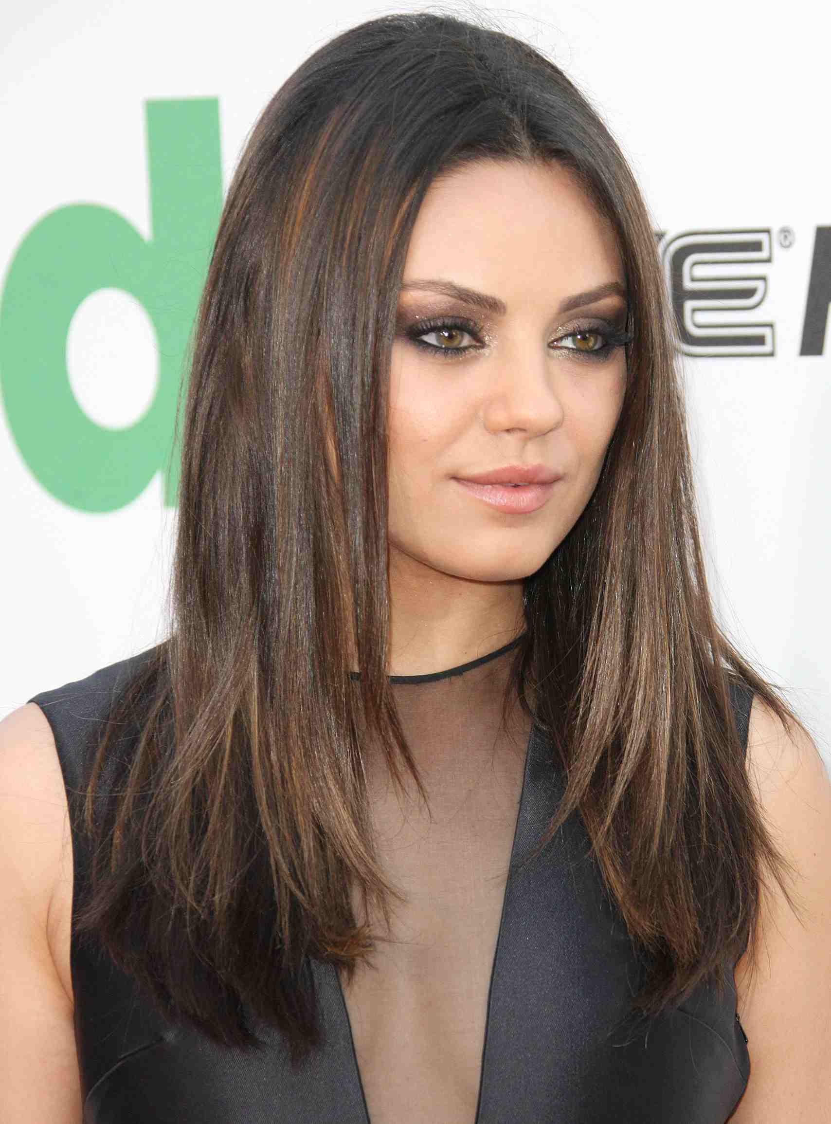 35 Flattering Hairstyles For Round Faces