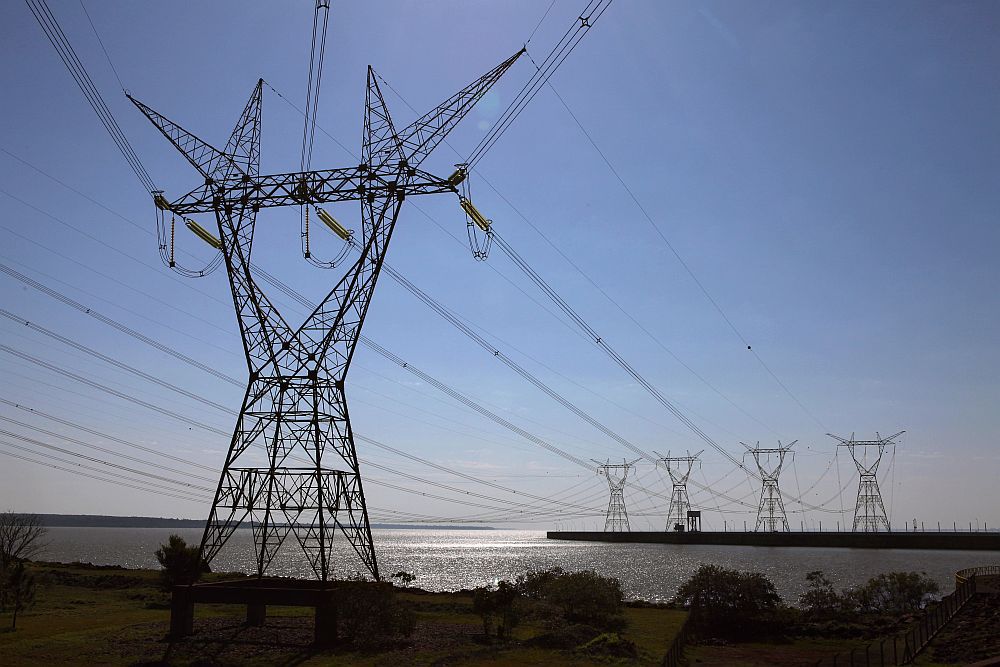 Перебои электропитания. High Voltage Power lines. Electricy. Штат Вашингтона производство электроэнергии. Power line vs Electric in Vietnam.