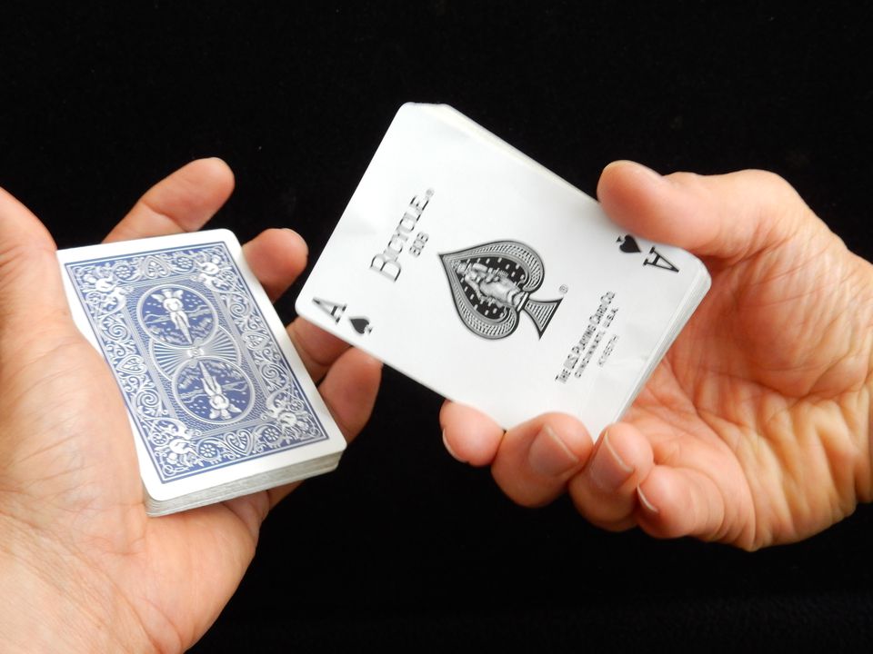 Download Easy Magic Trick: The Color Changing Card