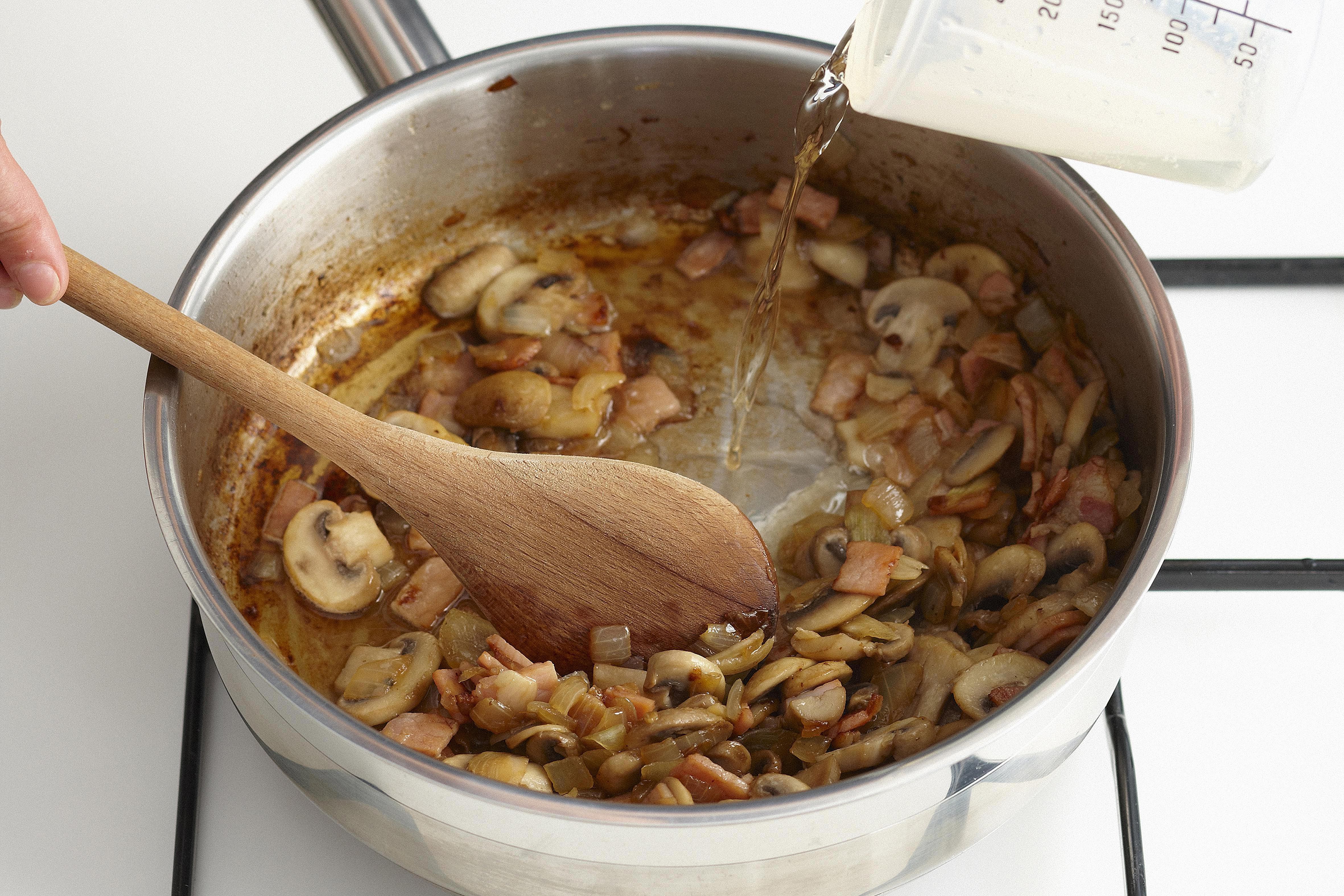 homemade-mushroom-gravy-sauce-recipe