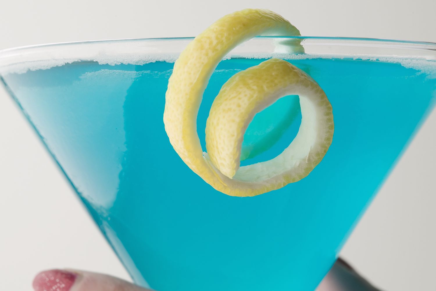 deep-blue-sea-martini-more-blue-cocktail-recipes