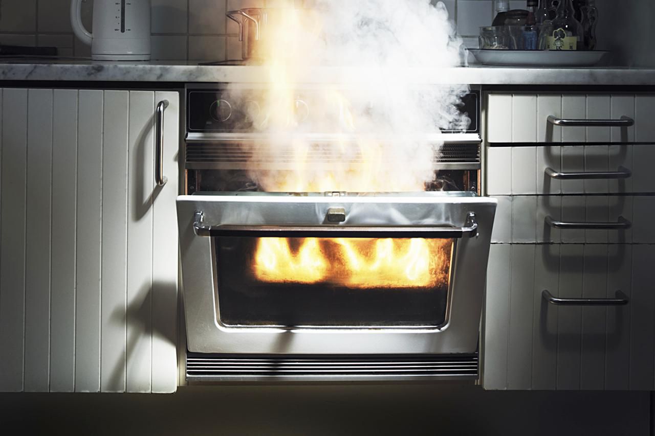 How To Put Out a Grease Fire in the Kitchen - How To Put A Fire Out In The Oven