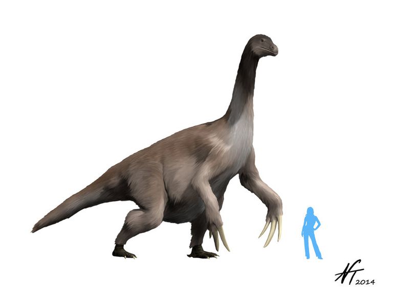 dinosaur with 3 long claws