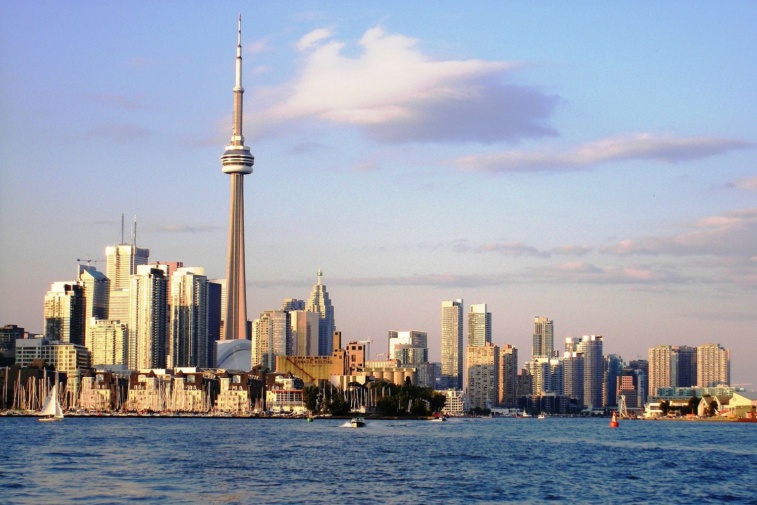 Toronto in June: Weather, Events, and Travel Tips