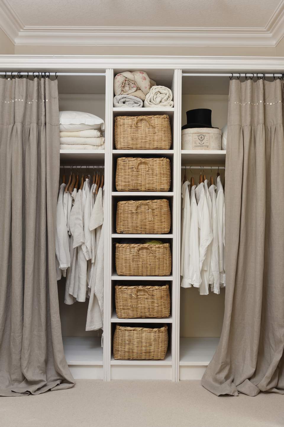 store-clothes-without-a-closet