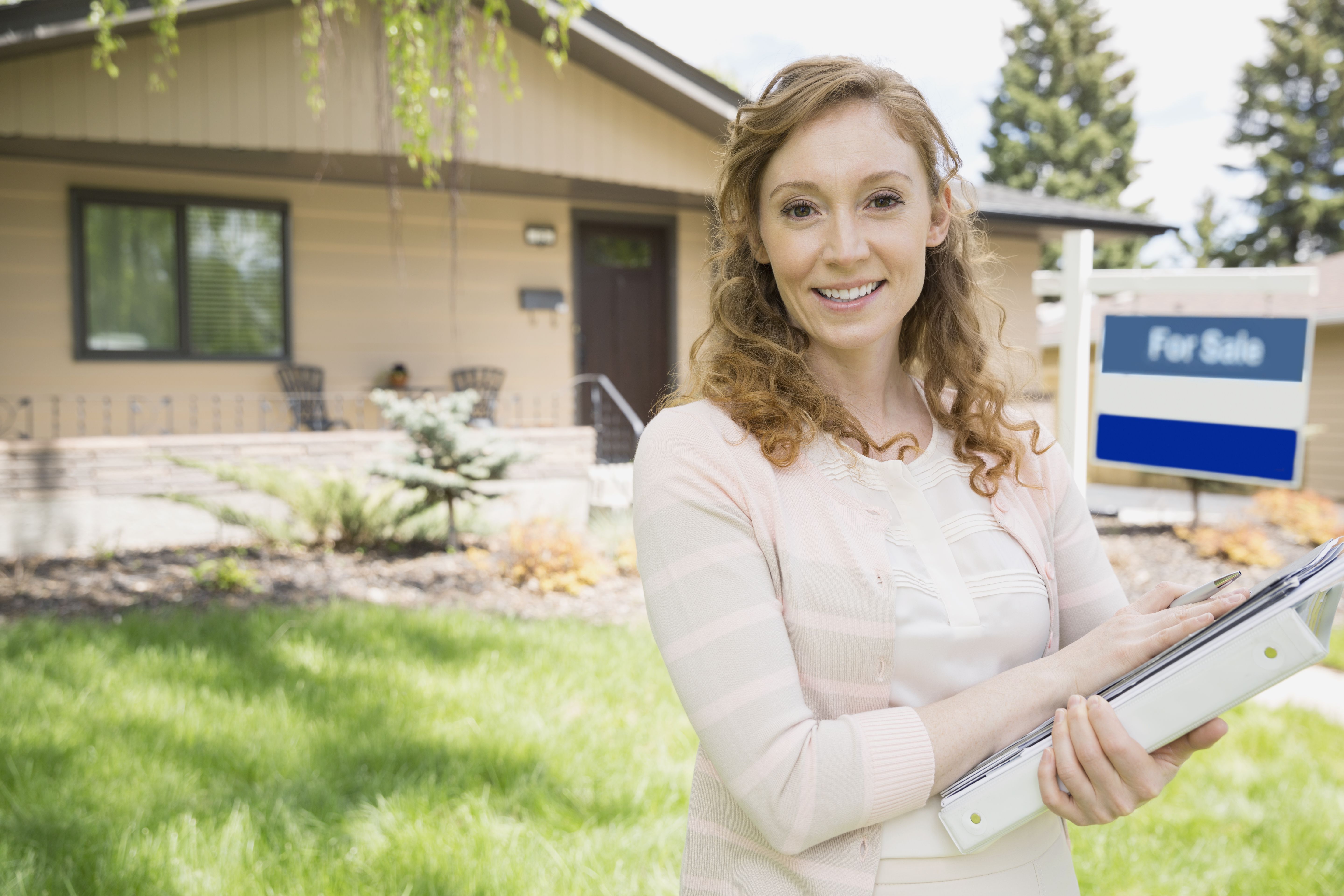 Learn About Using a Real Estate Agent to Look at Homes
