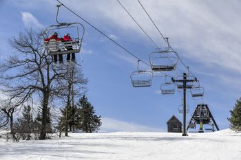 The 8 Best Places to Ski Near Toronto