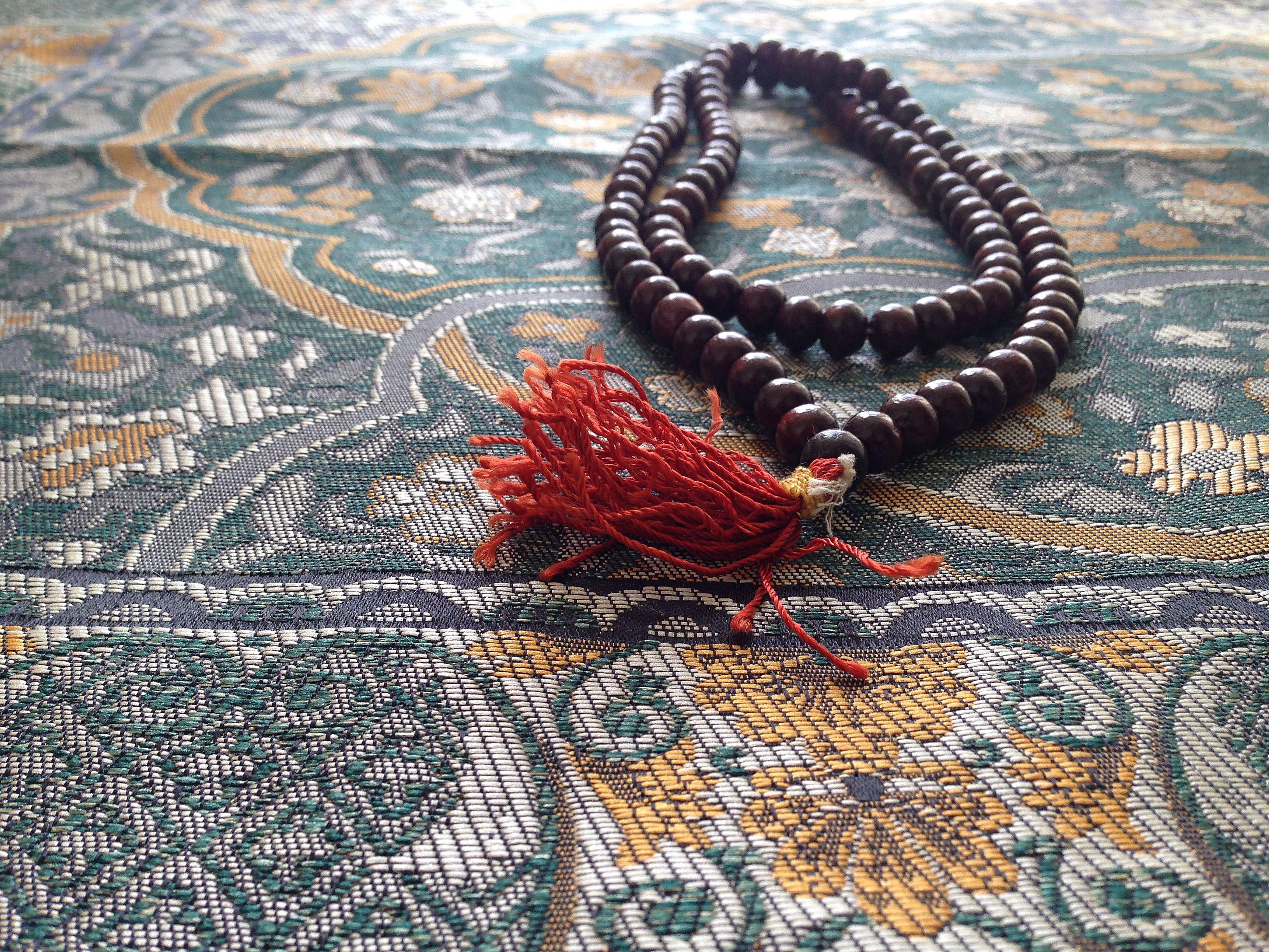 What Are Subha Islamic Prayer Beads?