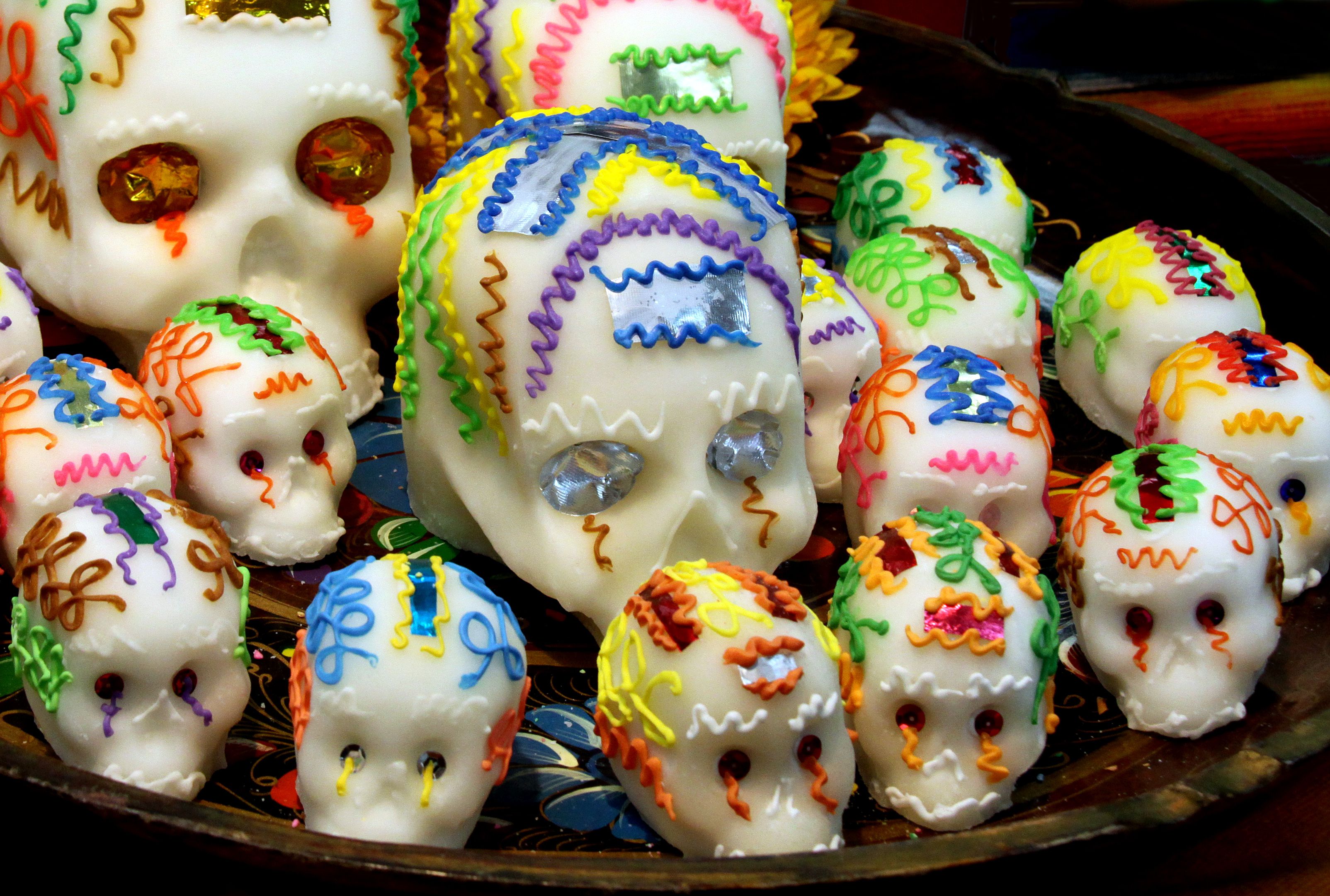 d-a-de-los-muertos-sugar-skull-inspired-treats